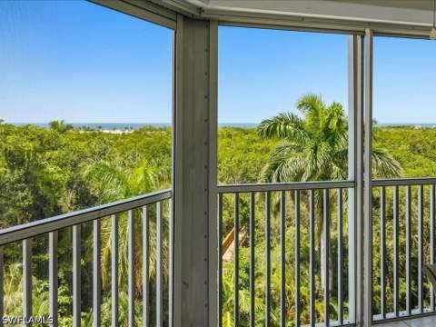5550 Heron Point Dr 402, Naples FL - photo 13 of 47