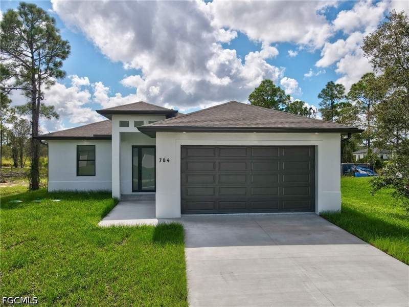 3 bedroom SingleFamilyResidence at 704 Avondale St E, Lehigh Acres, Lehigh Acres — photo 3