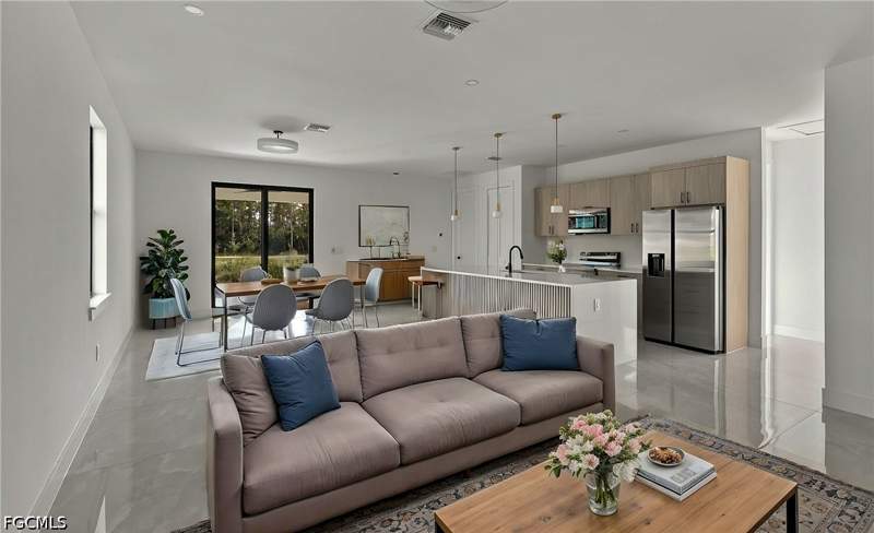 3 bedroom SingleFamilyResidence at 704 Avondale St E, Lehigh Acres, Lehigh Acres — photo 5