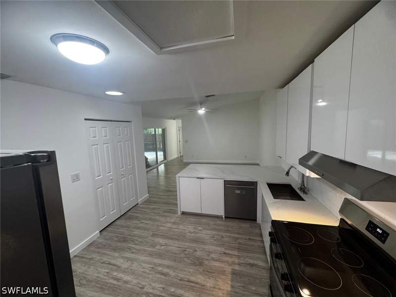 2 bedroom Townhouse at 15466 Crystal Lake Dr, Foxmoor Lakes, North Fort Myers — photo 3