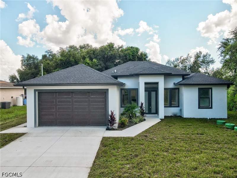 3 bedroom SingleFamilyResidence at 3917 37th St SW, Lehigh Acres, Lehigh Acres — photo 2