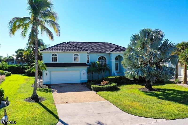 4 bedroom SingleFamilyResidence at 1300 Par View Dr, Beachview Country Club Estates, Sanibel — photo 1