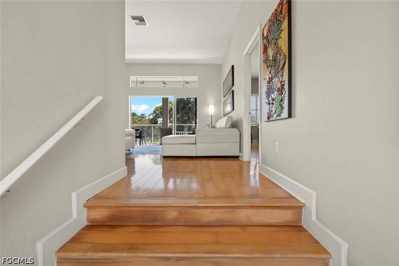 4 bedroom SingleFamilyResidence at 1300 Par View Dr, Beachview Country Club Estates, Sanibel — photo 2