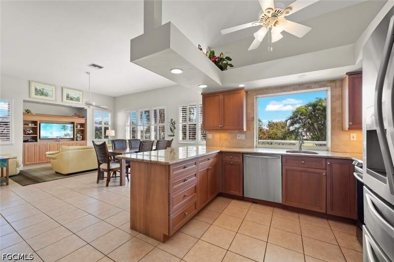 4 bedroom SingleFamilyResidence at 1300 Par View Dr, Beachview Country Club Estates, Sanibel — photo 3
