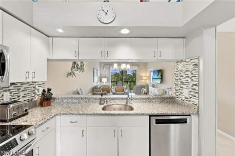 7340 Coventry Ct 818, Naples FL - photo 10 of 30