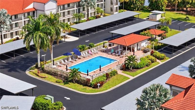 2 bedroom Condominium at 7340 Coventry Ct 818, Country Manor, Naples — photo 2