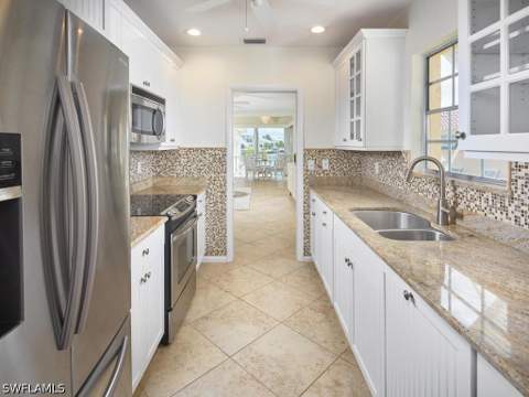 3070 Gulf Shore Blvd N 209, Naples FL - photo 11 of 24