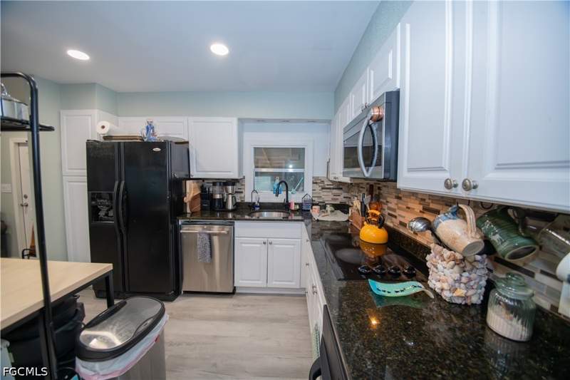 2 bedroom ManufacturedHome at 4924 Flamingo Dr, Flamingo Bay, St James City — photo 5