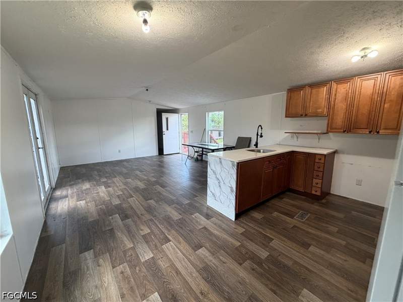 3 bedroom ManufacturedHome at 536 Montura Ave, Montura Ranch Estates, Clewiston — photo 4
