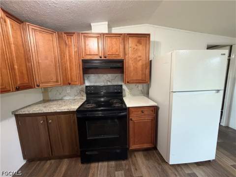 536 Montura Ave, Clewiston FL - photo 7 of 35