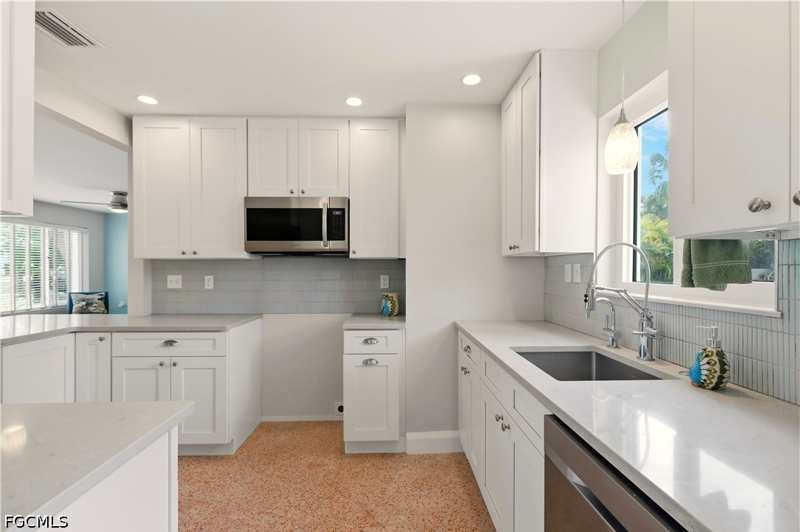 4 bedroom SingleFamilyResidence at 4870 Coquina Rd, Holiday Shores, Fort Myers Beach — photo 1