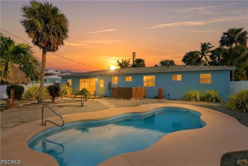 4 bedroom SingleFamilyResidence at 4870 Coquina Rd, Holiday Shores, Fort Myers Beach — photo 2