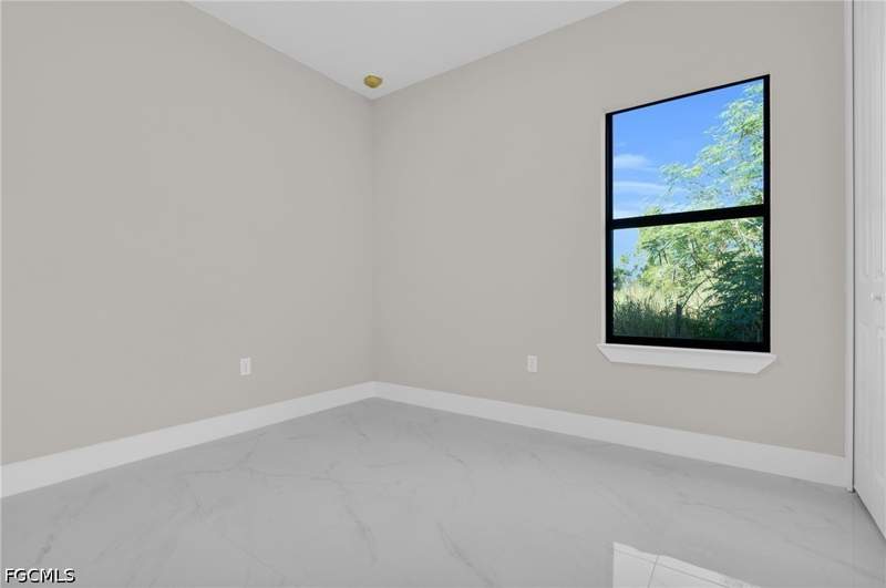 4 bedroom SingleFamilyResidence at 971 Chadwick Ave, Lehigh Acres, Lehigh Acres — photo 4