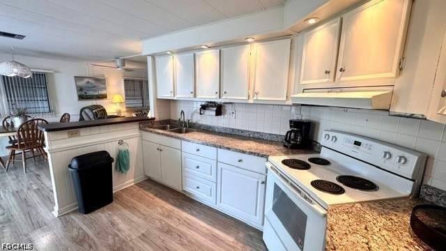 2 bedroom ManufacturedHome at 5518 Virginia Dare Ln, Old Bridge Village, North Fort Myers — photo 4