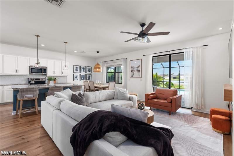 4 bedroom SingleFamilyResidence at 11650 Timber Creek Dr, Timber Creek, Fort Myers — photo 2