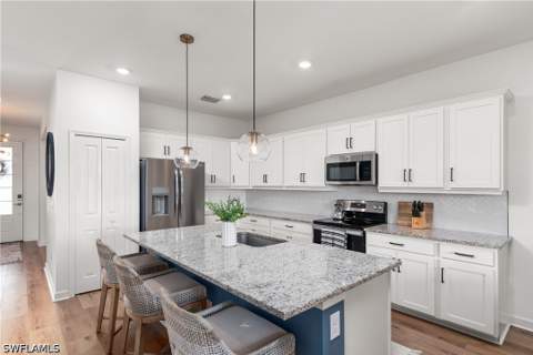 11650 Timber Creek Dr, Fort Myers FL - photo 6 of 35