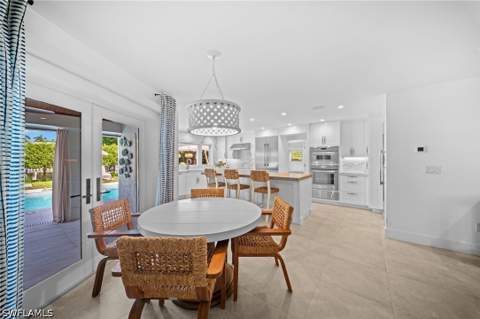 2030 Snook Dr, Naples FL - photo 10 of 37