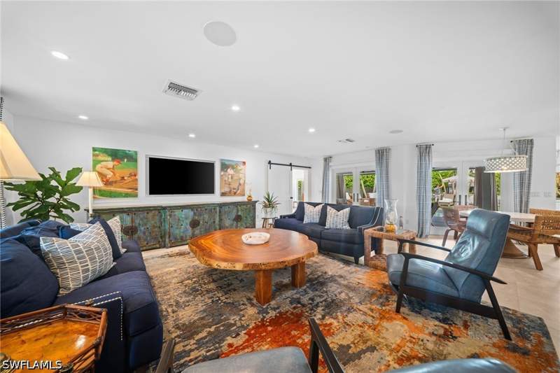 3 bedroom SingleFamilyResidence at 2030 Snook Dr, Royal Harbor, Naples — photo 4