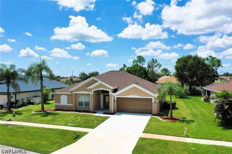 3 bedroom SingleFamilyResidence at 4601 Varsity Cir, Varsity Lakes, Lehigh Acres — photo 4