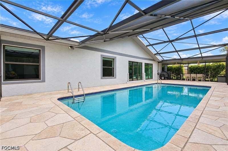 3 bedroom SingleFamilyResidence at 4973 Royal Palm Dr, Estero River Heights, Estero — photo 2