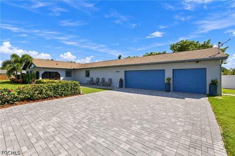 4973 Royal Palm Dr, Estero FL - photo 9 of 59