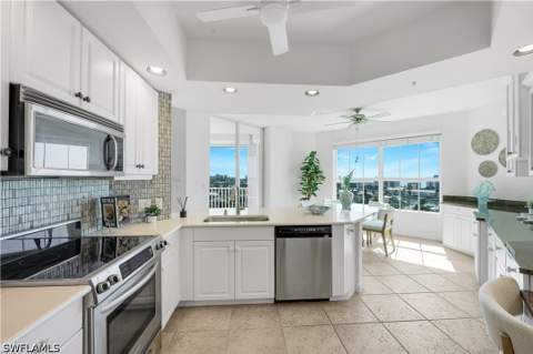 300 Dunes Blvd 1103, Naples FL - photo 8 of 41