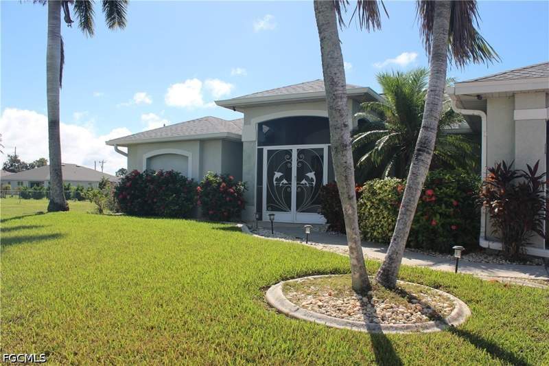3 bedroom SingleFamilyResidence at 140 SW 31st St, Cape Coral, Cape Coral — photo 2