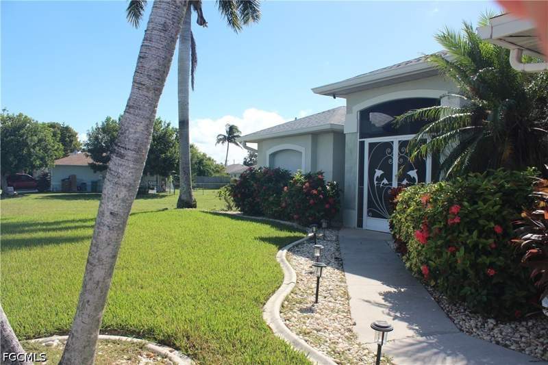 3 bedroom SingleFamilyResidence at 140 SW 31st St, Cape Coral, Cape Coral — photo 3