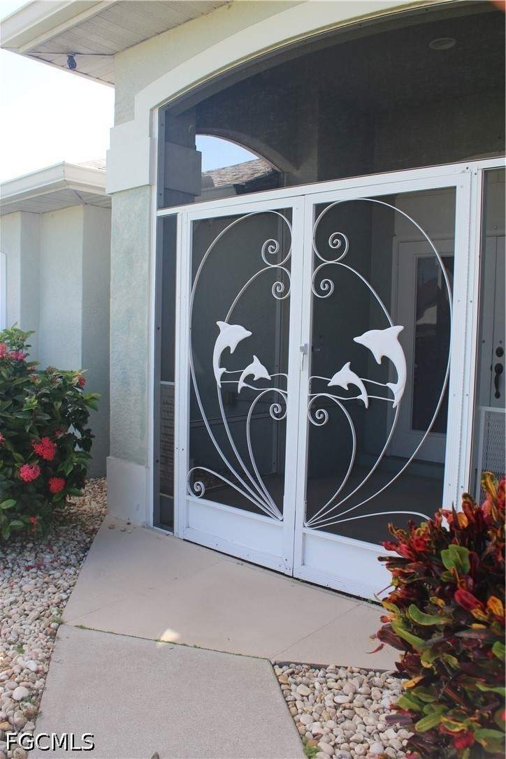 3 bedroom SingleFamilyResidence at 140 SW 31st St, Cape Coral, Cape Coral — photo 4