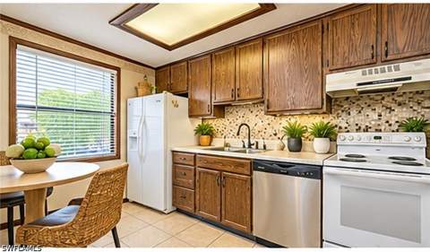 5204 Treetops Dr I, Naples FL - photo 6 of 9