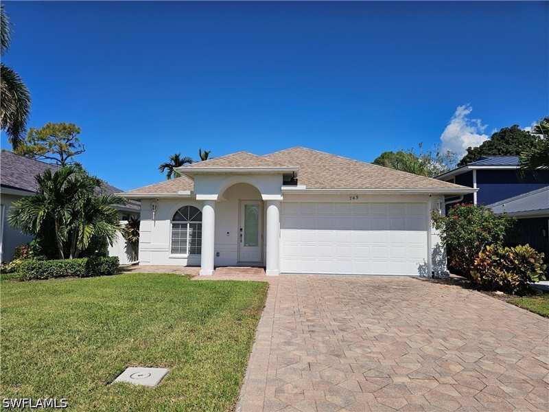 3 bedroom SingleFamilyResidence at 743 98th Ave N, Naples Park, Naples — photo 1