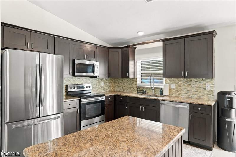 3 bedroom SingleFamilyResidence at 8470 Butternut Rd, San Carlos Park, Fort Myers — photo 3