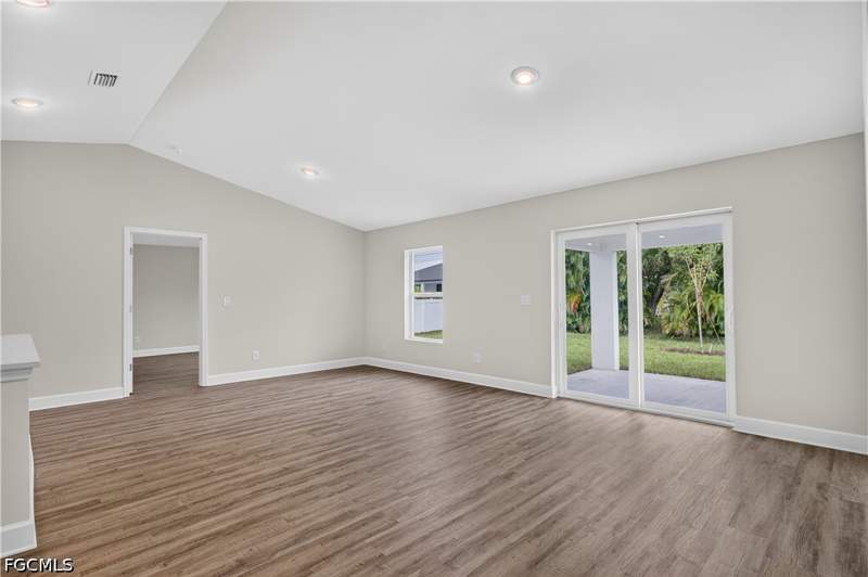 3 bedroom SingleFamilyResidence at 509 NE 24th Ter, Cape Coral, Cape Coral — photo 4