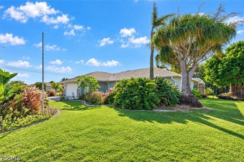 3 bedroom SingleFamilyResidence at 304 SW 43rd Ln, Cape Coral, Cape Coral — photo 4