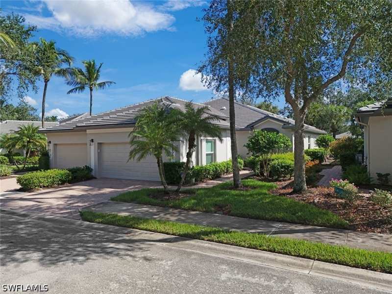 2 bedroom Attached at 1677 Tarpon Bay Dr S 36, Cayman, Naples — photo 1