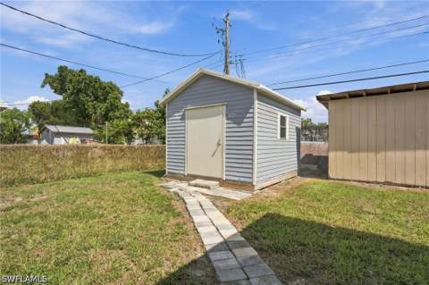 3547 Royal Palm Ave, Fort Myers FL - photo 11 of 35