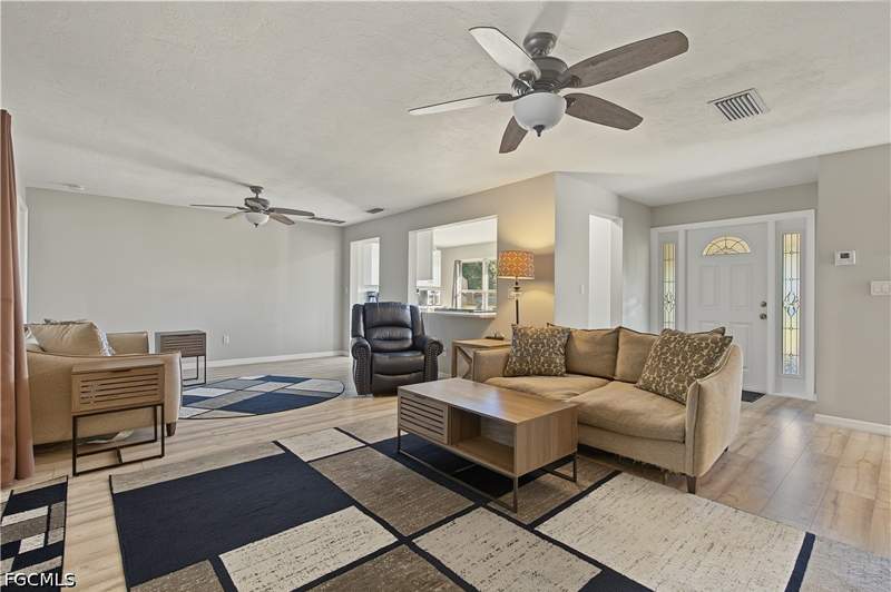 3 bedroom SingleFamilyResidence at 5210 Sunnybrook Ct, Cape Coral, Cape Coral — photo 4