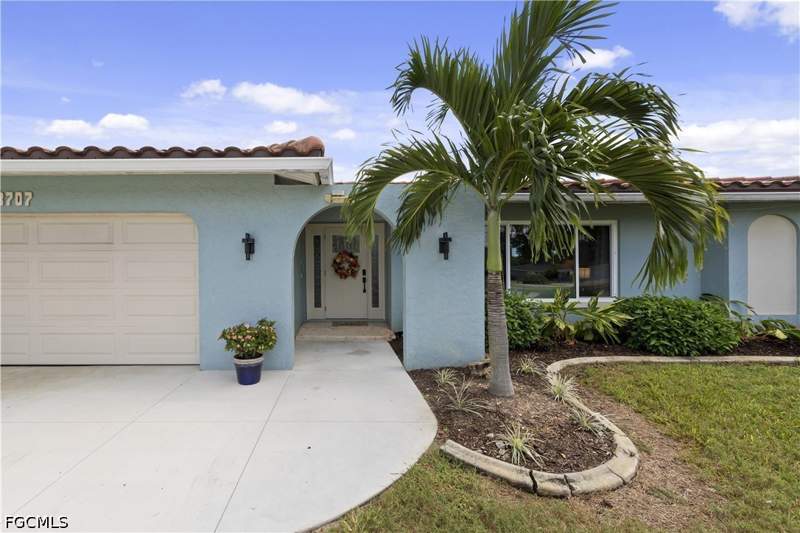 3 bedroom SingleFamilyResidence at 3707 Palm Tree Blvd, Cape Coral, Cape Coral — photo 2