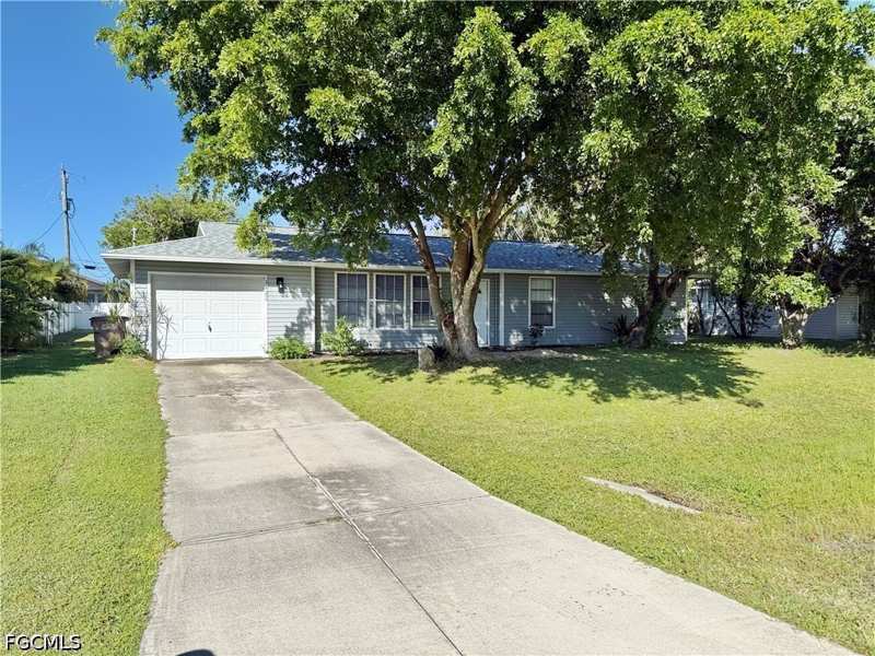 3 bedroom SingleFamilyResidence at 1822 SW 2nd Ave, Cape Coral, Cape Coral — photo 1