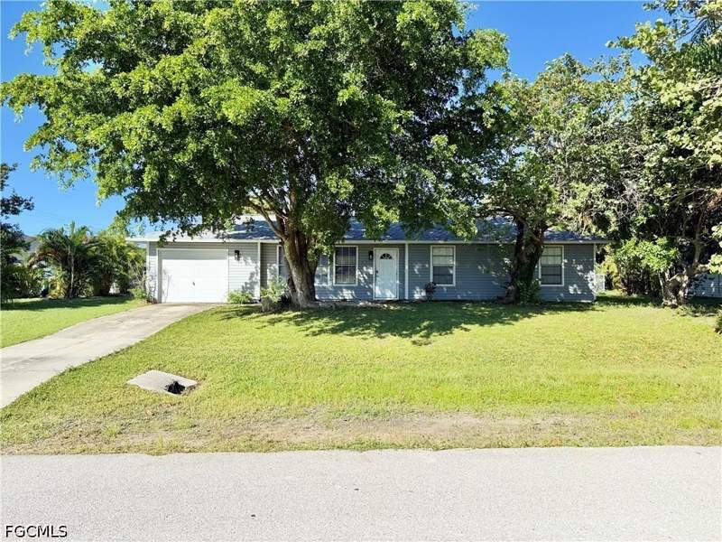 3 bedroom SingleFamilyResidence at 1822 SW 2nd Ave, Cape Coral, Cape Coral — photo 2