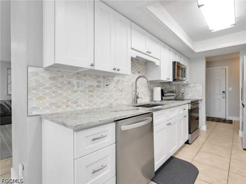 5001 Sorrento Ct, Cape Coral FL - photo 12 of 36