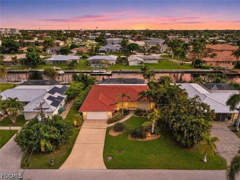 3 bedroom SingleFamilyResidence at 5001 Sorrento Ct, Cape Coral, Cape Coral — photo 2