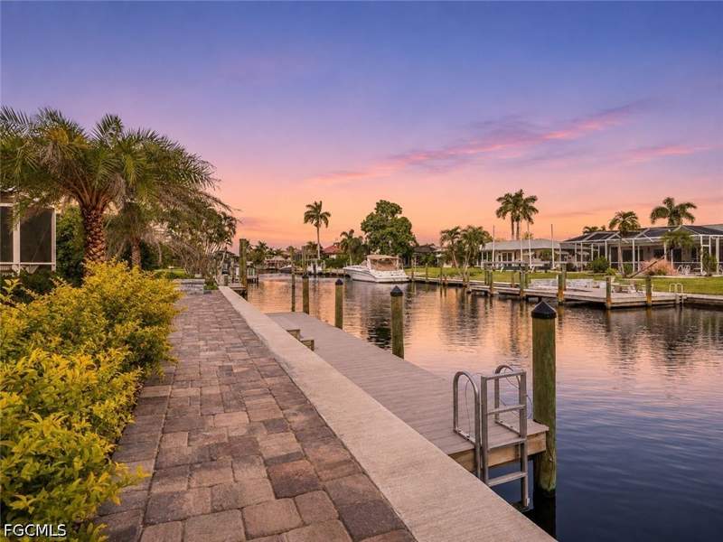3 bedroom SingleFamilyResidence at 5001 Sorrento Ct, Cape Coral, Cape Coral — photo 4
