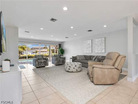 5001 Sorrento Ct, Cape Coral FL - photo 8 of 36