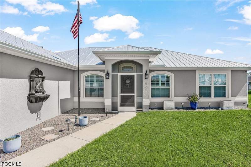 3 bedroom SingleFamilyResidence at 621 NW 18th Pl, Cape Coral, Cape Coral — photo 3