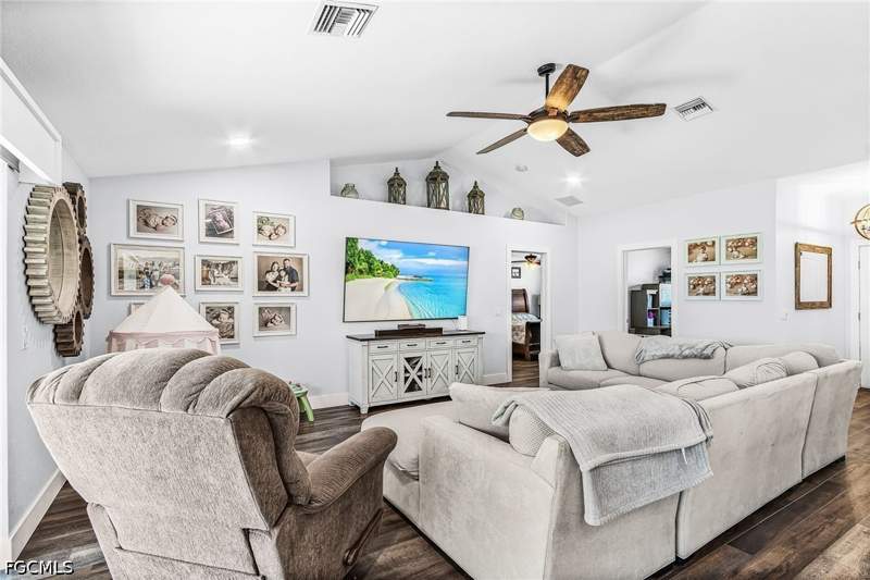 3 bedroom SingleFamilyResidence at 621 NW 18th Pl, Cape Coral, Cape Coral — photo 5