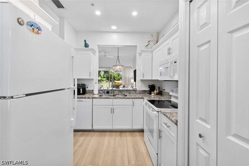 2 bedroom Condominium at 2350 Carrington Ct 203, Carrington, Naples — photo 5