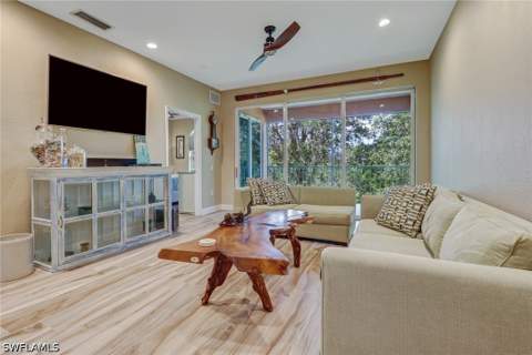 10037 Heather Ln 403, Naples FL - photo 6 of 22