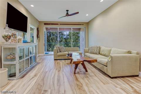 10037 Heather Ln 403, Naples FL - photo 7 of 22