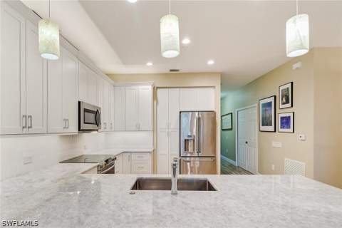 10037 Heather Ln 403, Naples FL - photo 8 of 22